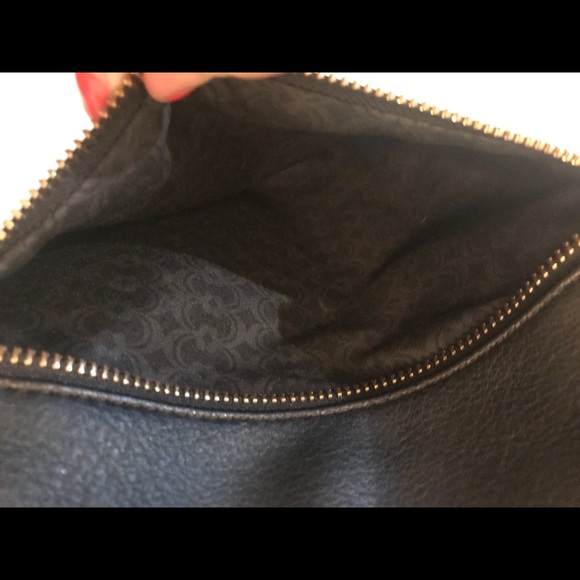 Black & White Crossbody with gold hardware. - Picture 4 of 4